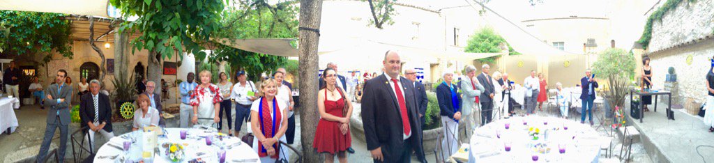 RotaryVLBA's tweet photo. Soirée de passation #Rotary #RCVLBA #RC1730 https://t.co/MdQ1RKF94j