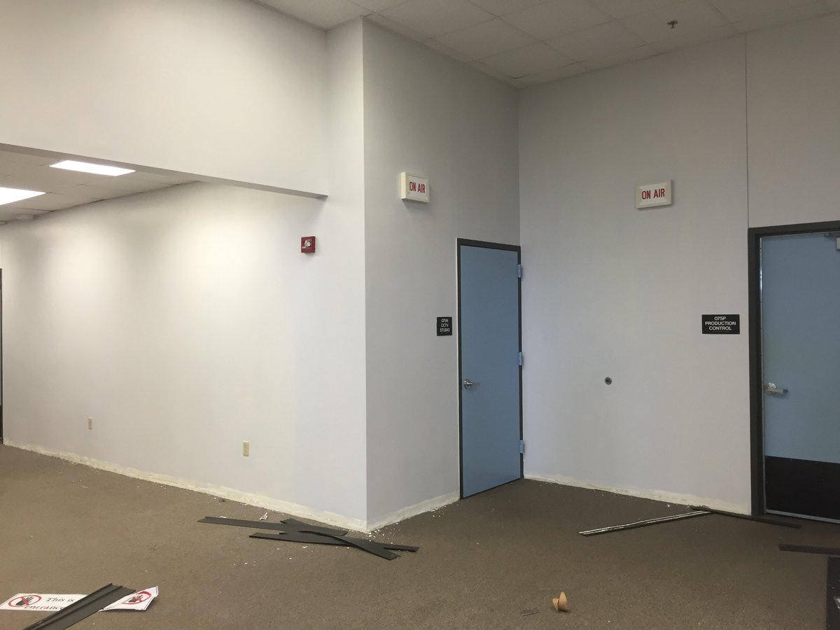 FergusonFalcons's tweet photo. Remodeling our media center to better the demands of today! #growthisintentional https://t.co/TWtrUNuJ6p