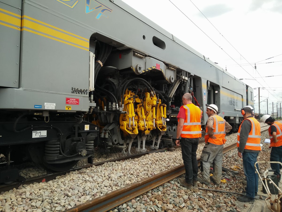 itif_travaux's tweet image. Renouvellement de voies à Noisy cette semaine. Plus de 80 mètres aujourd&apos;hui #travauxdete  #engagement #ITIF