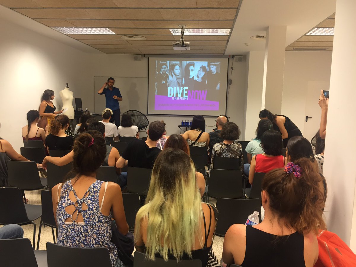 aleix_a_m's tweet photo. Interessant jornada amb @DiveBarcelona a @lci_barcelona 🙌 sobre moda a Instagram i xarxes. #Divenow https://t.co/3vbLMIsROy