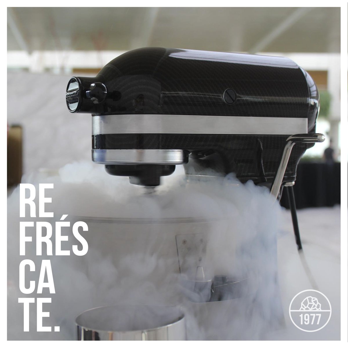 1977icedthings's tweet photo. Tenemos la fórmula secreta para combatir el calor. Si crees que tu piscina te refresca, aun no nos has probado... https://t.co/KK39RCy5O9
