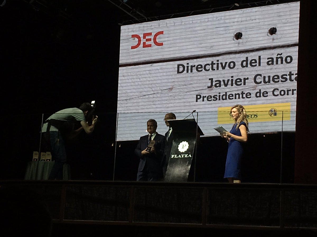 AgustiMolias's tweet photo. #premiosDEC, el premio para el Directivo del Año para        #javiercuesta Presidente de @Correos, enhorabuena https://t.co/V0l2A9Aiev