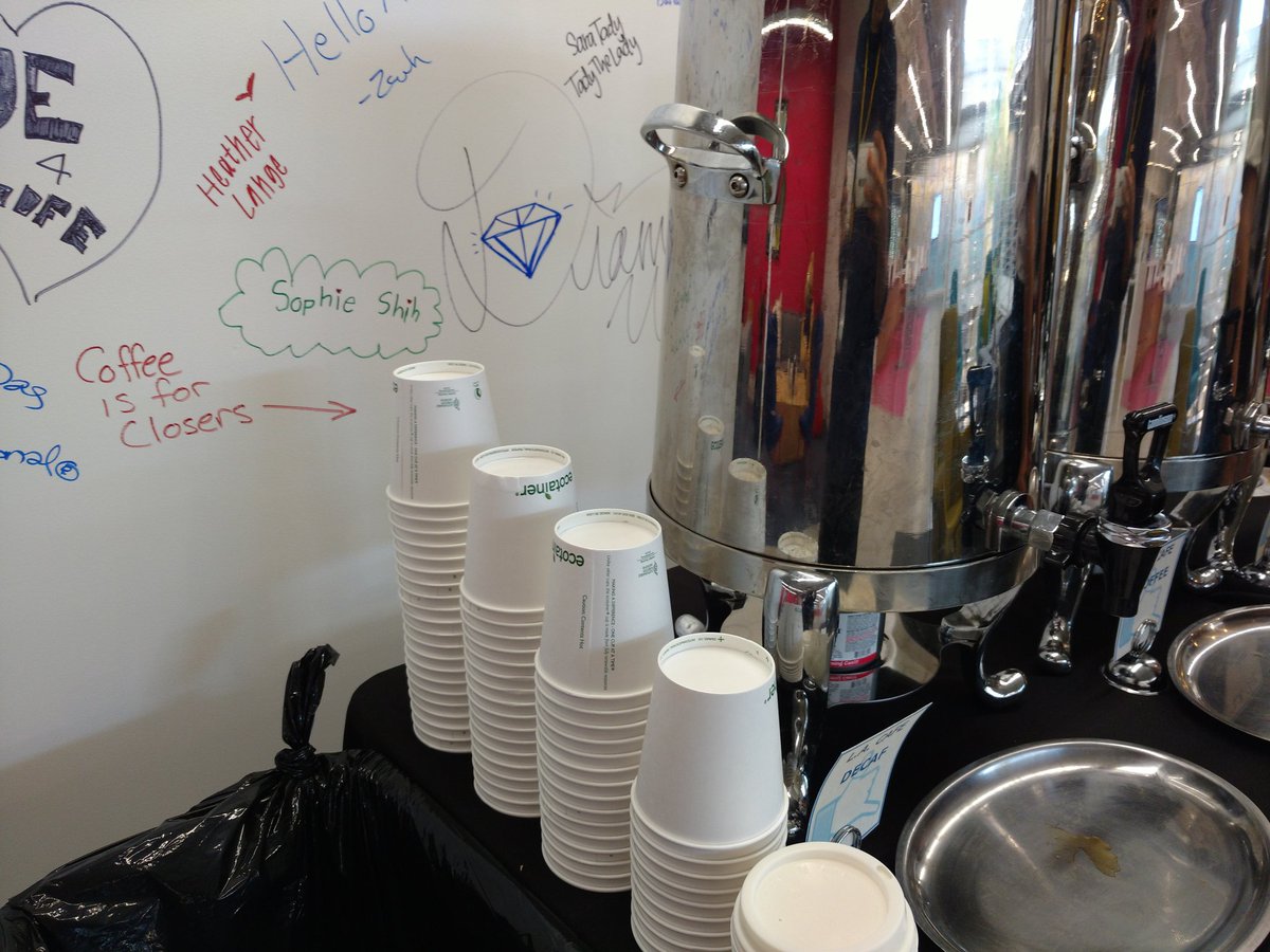BiggerData9000's tweet photo. #coffeeisforclosers @itwasTHaDWEEB https://t.co/s7bbK878Sr