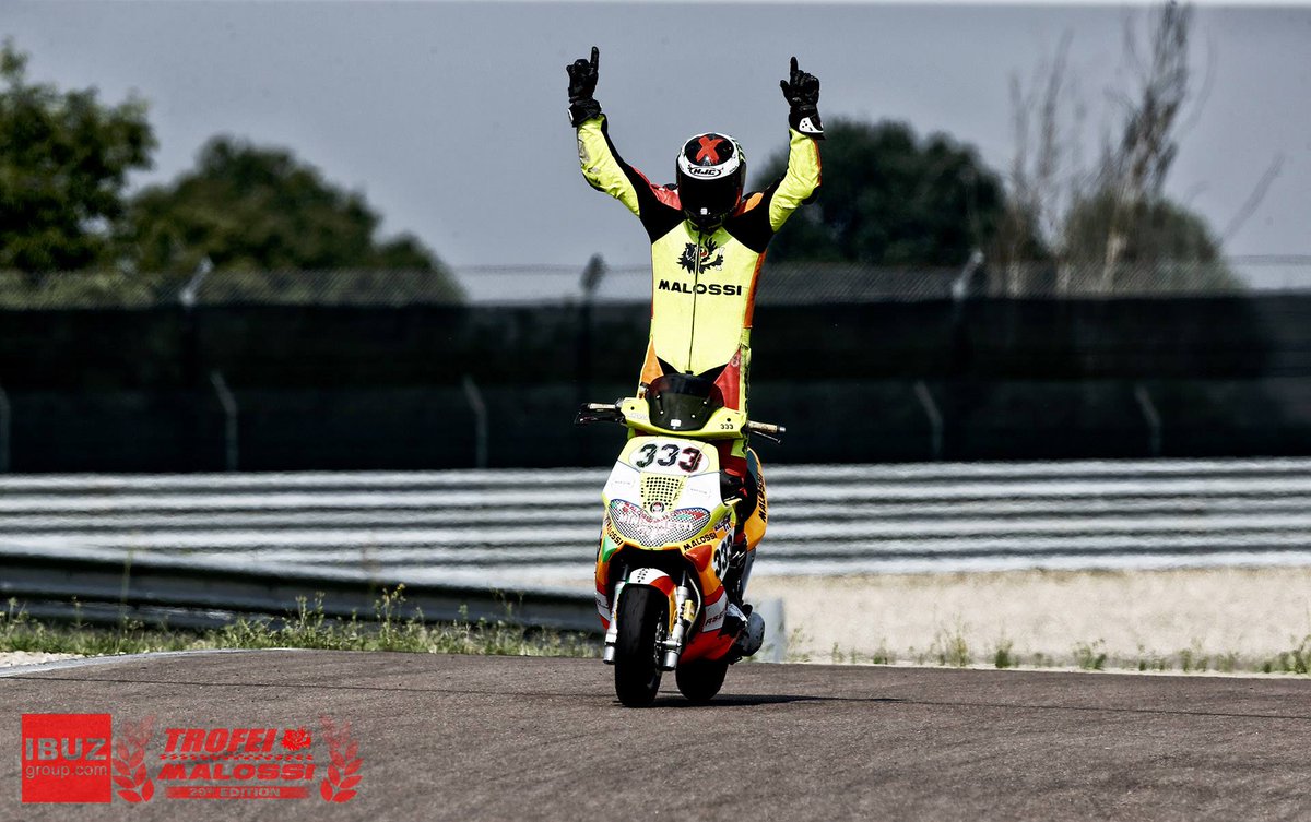 MalossiSpa's tweet photo. #TrofeiMalossi Caldo torrido e spettacolo all'@AutodromoModena. Report su #Malossi #blog ➠ https://t.co/tmMgRAmRGc https://t.co/McvjwIzsJb