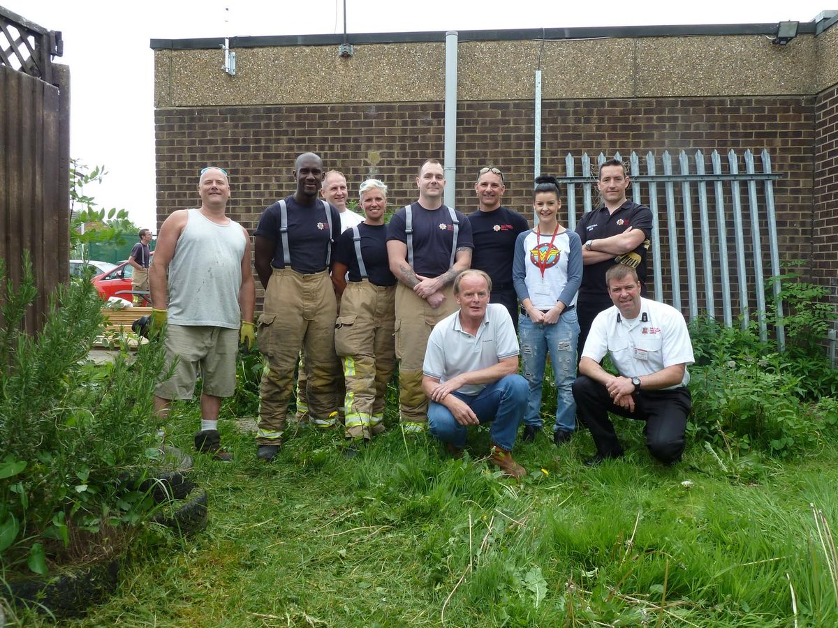ECFRS's tweet photo. #Basilon firefighters transformed an overgrown garden into a tranquil oasis for @Open_Road. https://t.co/ekTXjAShmG https://t.co/iN7IiJ7qjO