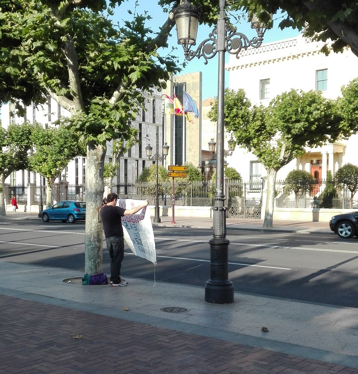Ayer hubo una protesta individual frente al Gobierno de La Rioja.
Gladys del Estal tenía 23 años cuando la mataron.