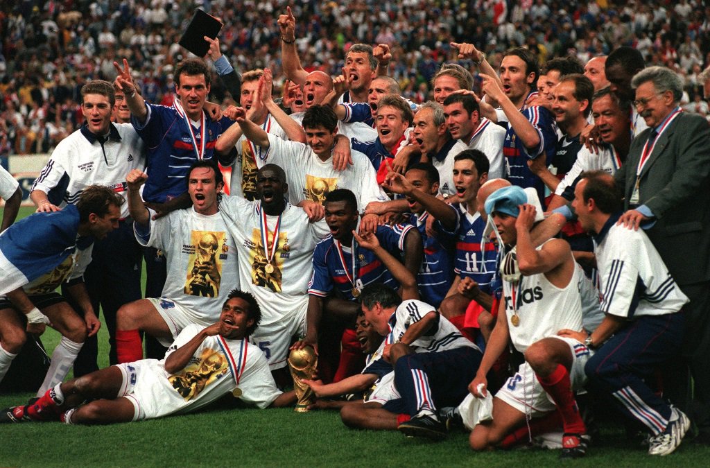 MaFinale_98's tweet photo. Jacquet « On a réussi à gagner grâce à une communion interne, une complicité forte et un groupe d'hommes. » #MF98 https://t.co/ZbP2FLmlKt