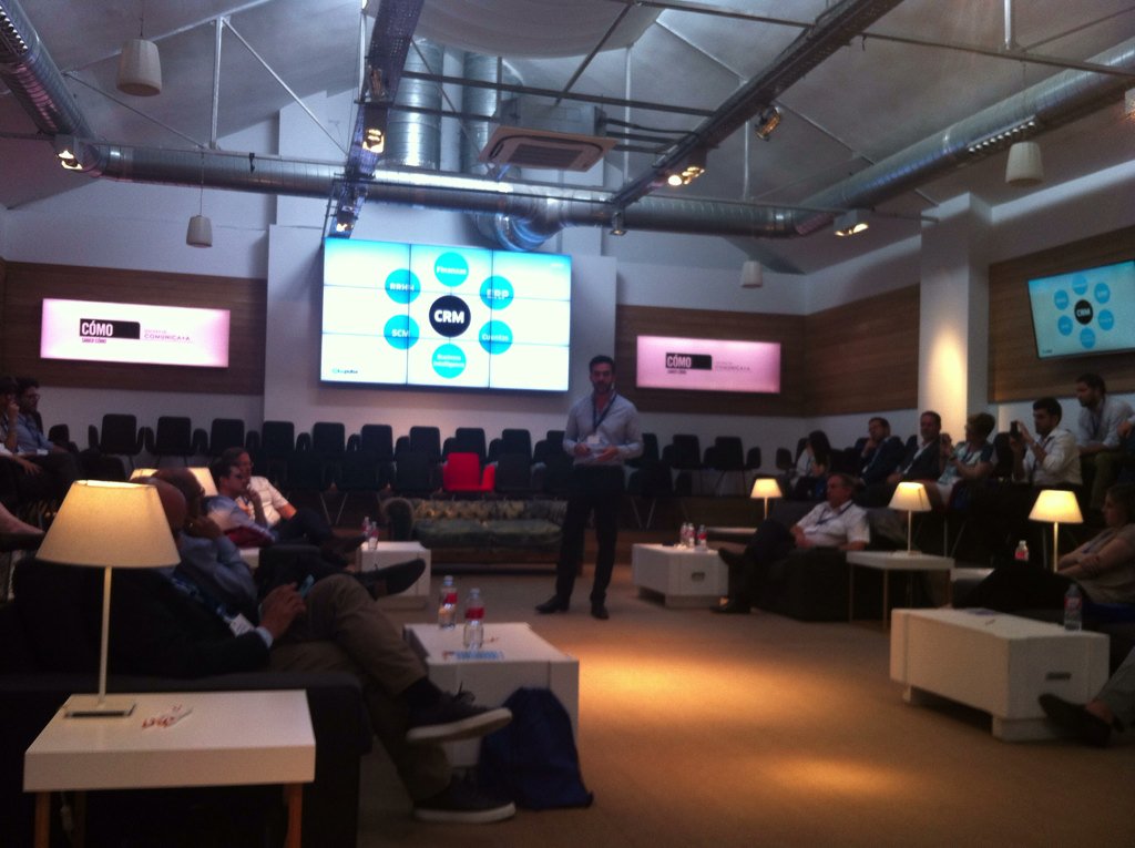 SEGITTUR's tweet photo. Poniéndonos al día @SEGITTUR sobre transformación digital en #dimpulse https://t.co/8OIew49jMp