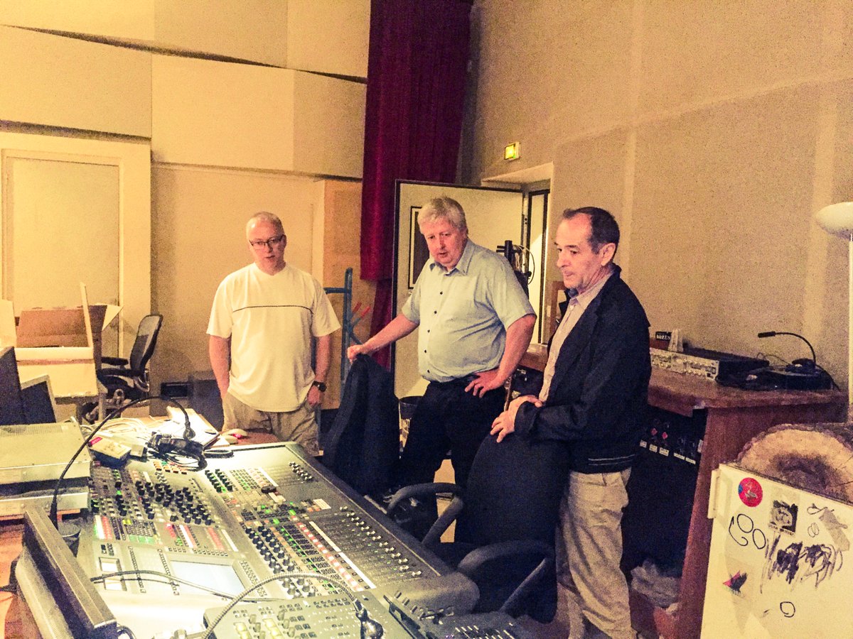 areitec's tweet photo. Présentation l'#AX32 de @DigitalAudioDK chez @Technicolor/@TechnicolorCrea. Interfaçage avec la S3 @AvidProTools. https://t.co/BNWF7Qm0zj