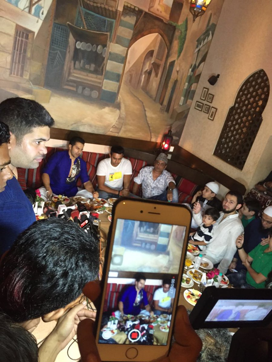 .<a href="/Varun_dvn/">Varun Dhawan</a> interacts with the fans &amp; media at the Iftari party! #SauTarahKeDishoom @ErosNow