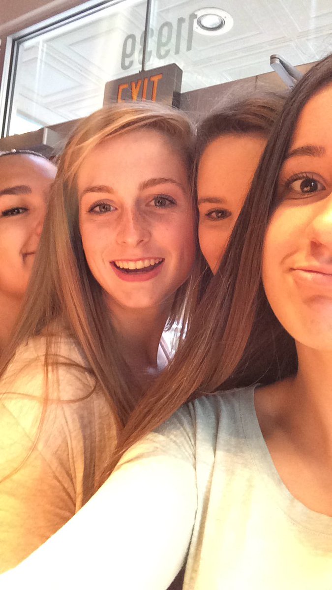 mithraaausen's tweet photo. Happy birthday @JuliaOToole5 I hope you have a great day!! 😚🎈 https://t.co/Q7HBRy86gx