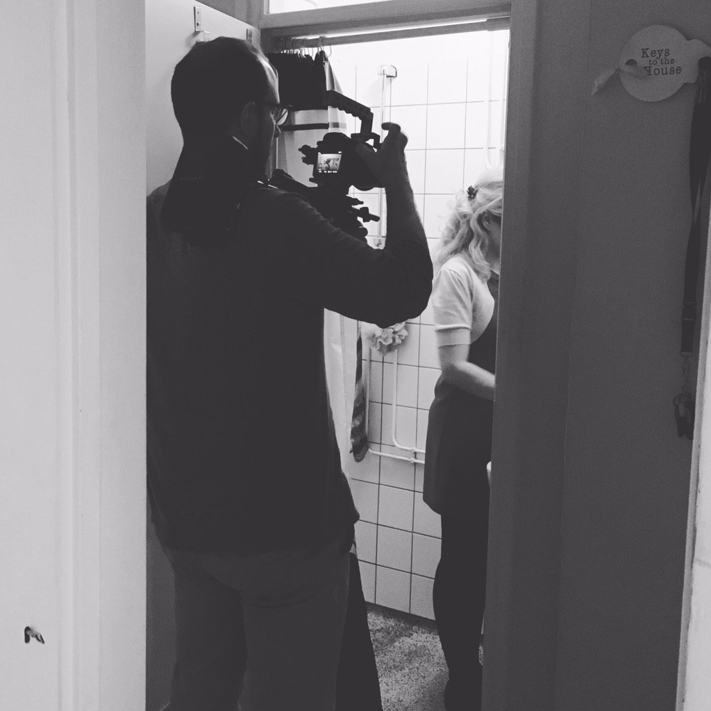 DocuMedia's tweet photo. Badkamerscene #hitchcock 'empowering women' #docu #docufilm #documedia @josetdijkhuizen https://t.co/EMKTqzVgSL