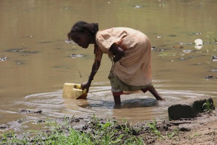 BuddyBarrel's tweet photo. So many people don't have access to safe, clean water. Thanks to #AGBGMC, yet another well was dug. Praise God! https://t.co/z0Clfg2pHd