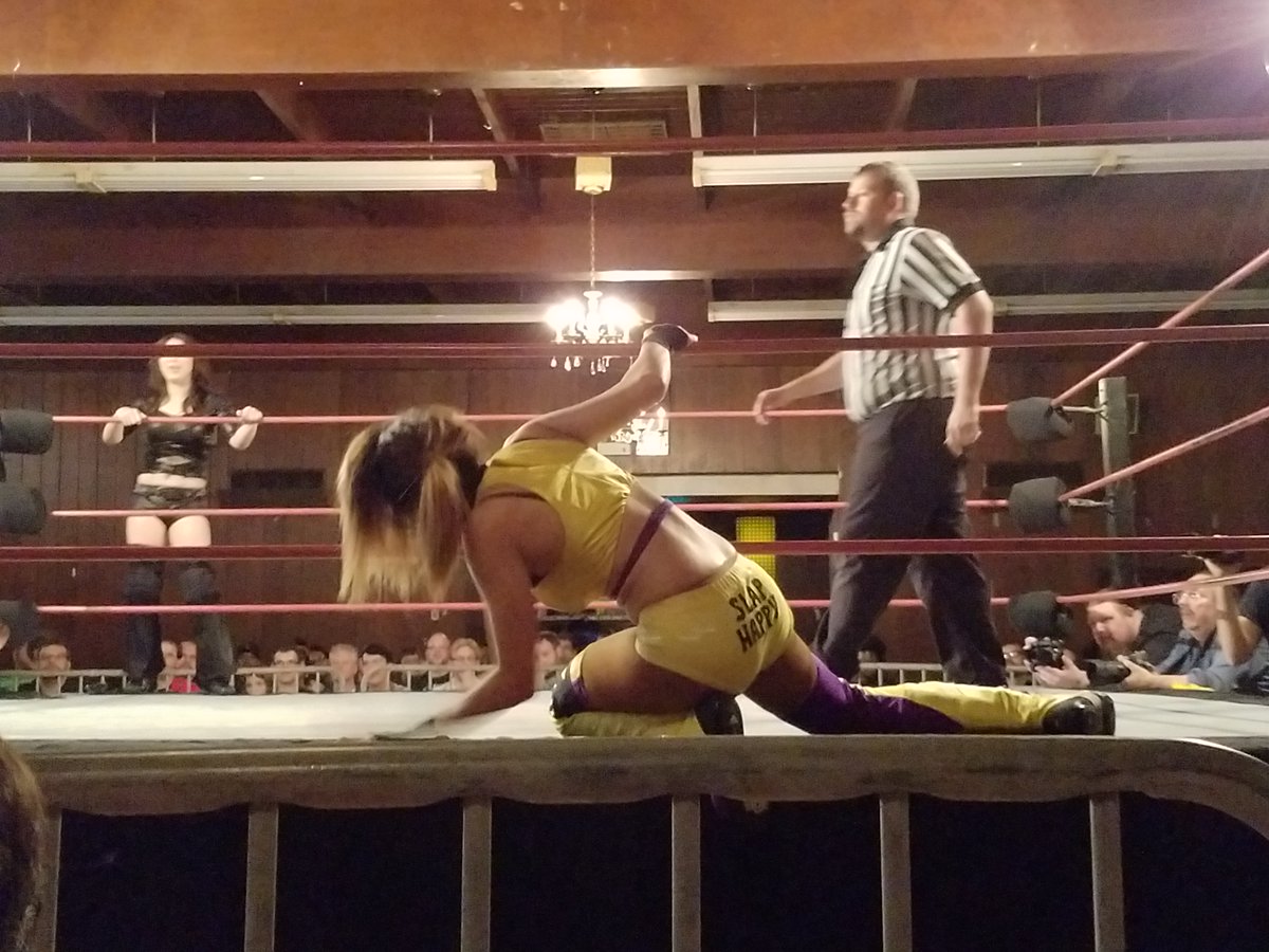 JIrwinNXTFan's tweet photo. #Shimmer85 They just won't let @Evie_NZ get in the ring https://t.co/YX52vPT3Vy