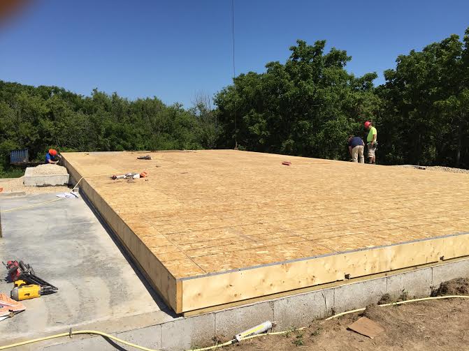 FirstGalenaCorp's tweet image. All in a days work! #panelized #construction #home