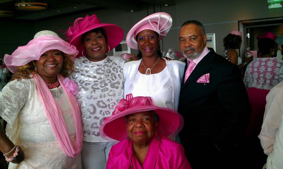 BrendasBBBB's tweet photo. 2016 BBBB Pink Hat &amp; Tie Luncheon was a huge success! https://t.co/8oHs4iPSM3