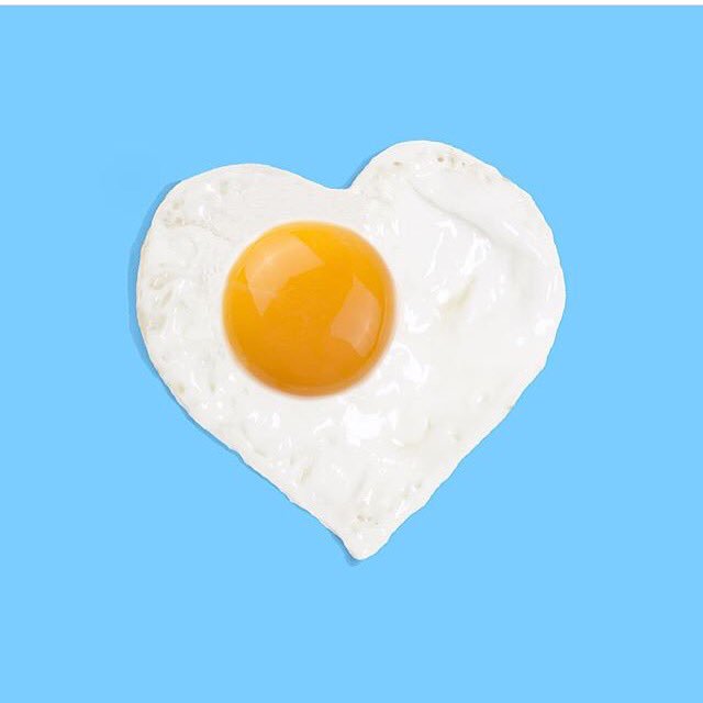 Eggs please 😍
Work by Catherine J Kim 
#visualart #graphicdesign #catherinejkim #aotd