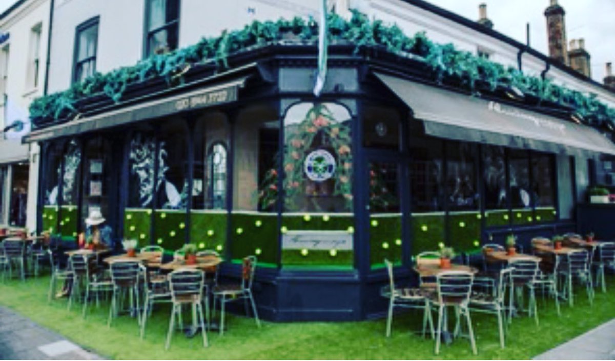 HemingwaysBar's tweet photo. Eye spy who's keeping dry? #wimbledonvillagewindows Tweet @ladywimbledon #WimbledonHot 2 #win night @cannizarohouse https://t.co/Pw1qFjNJan