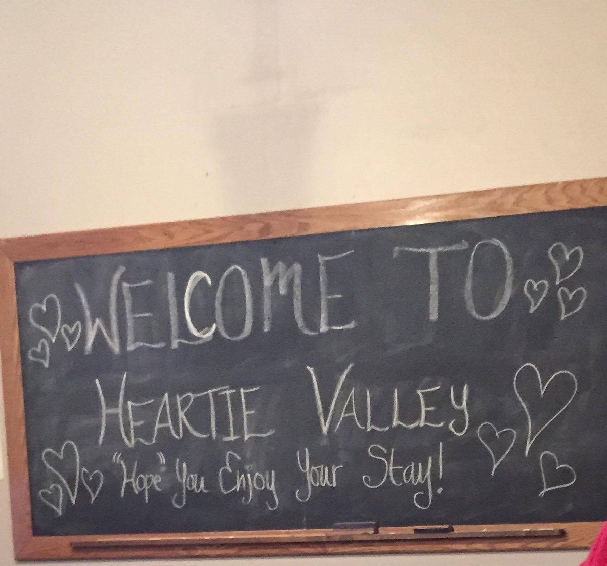 emjohnson03's tweet photo. Let's go back here in December friends! #HFR2 @HeartiesHFR #GetReadySetGo! A lifetime of friends and memories!! https://t.co/qHzLlmM4Xj