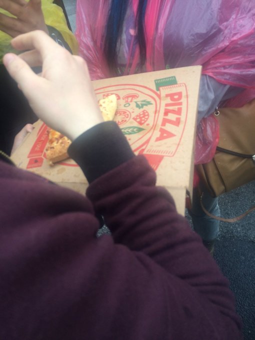 Voir l'image sur Twitter