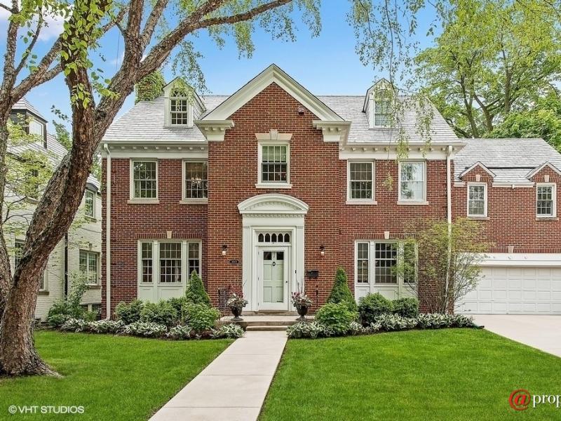 EvanstonPatch's tweet photo. Own the Home from 'Sixteen Candles' For $1.5 Million https://t.co/Z9q11qcwp2 https://t.co/DqN1XM2jSc