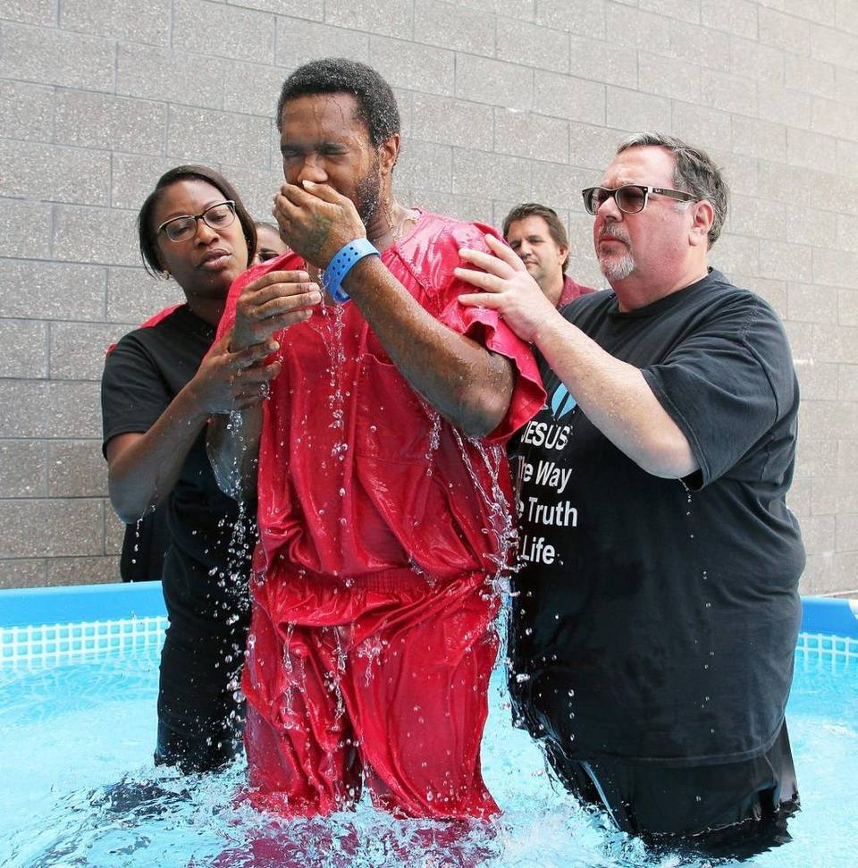 thadogburn's tweet photo. ICYMI: Great story and photos about baptism of jail inmates: https://t.co/OlEgcUZu8K https://t.co/HbGnQ5enFG