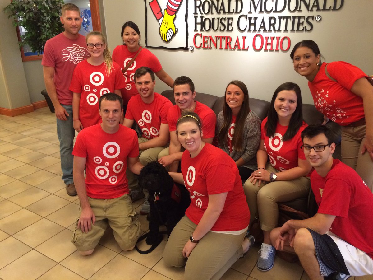 Thank you D410 interns!! Great morning volunteering for a great cause <a href="/eberhardt_mark/">Mark Eberhardt</a> <a href="/JessAnnBender/">Jessica Bender</a> <a href="/bgreenwood17/">Brittany</a>