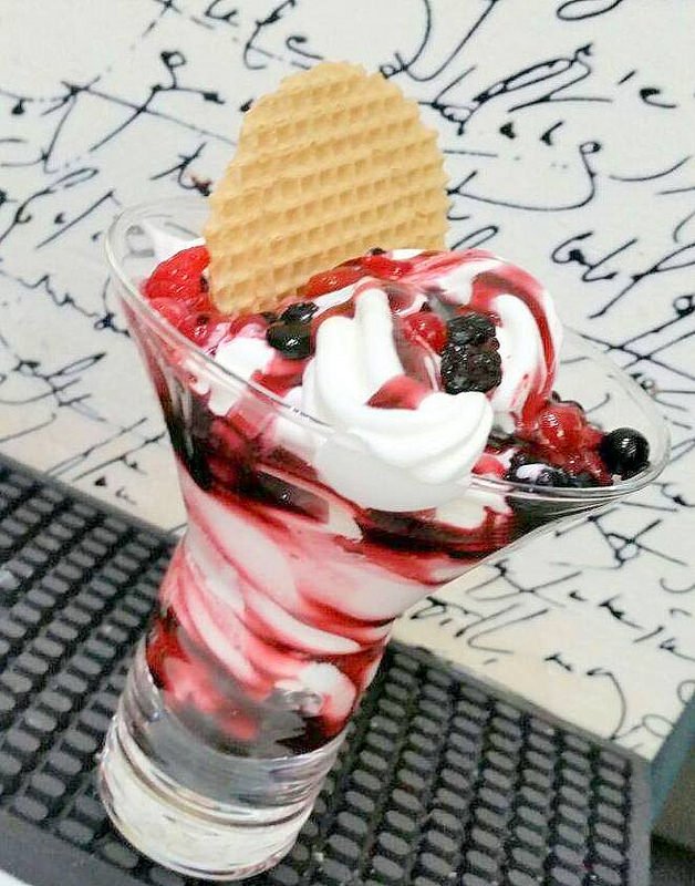 YuriAttanasio1's tweet photo. Good snack everyone!! 😛😘
#instagood #instalike #instacream #instaphoto #gelato #gustosissimo #amarena https://t.co/aYsWfXHjN5