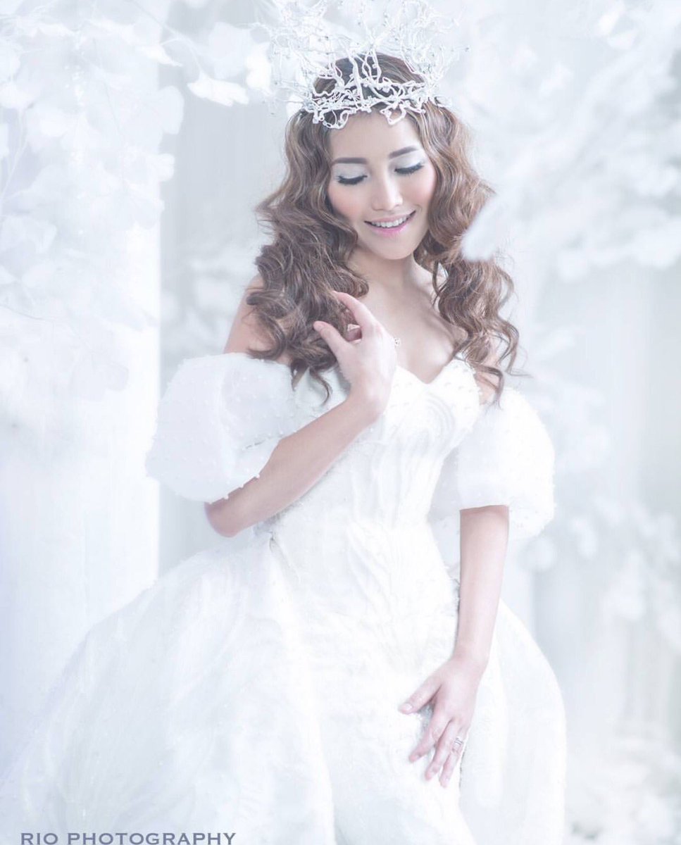 aytinglicious's tweet photo. @aytingnew92 gorgeous and stunning as always 🙏🏻😇💛 #aytinglicious #aytingphotoshoot https://t.co/OGels9TsxZ