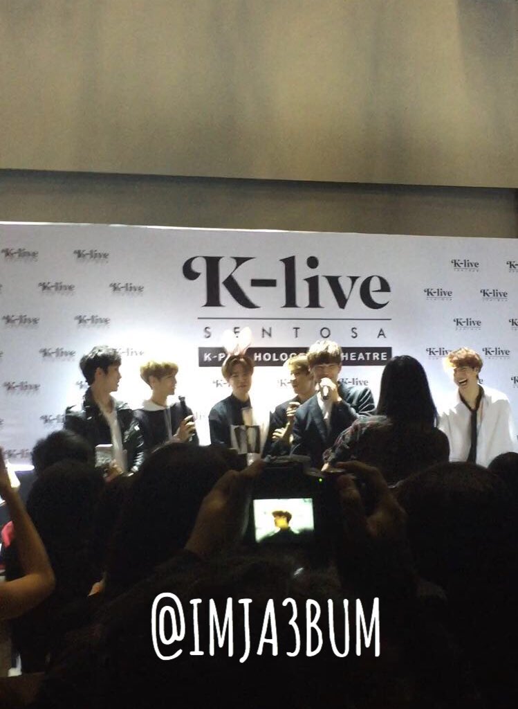 IMJA3BUM's tweet photo. here's a few photos of me standing in front of the boys during the Q&amp;A session!! #GOT7inSG https://t.co/k5deNBDC4C