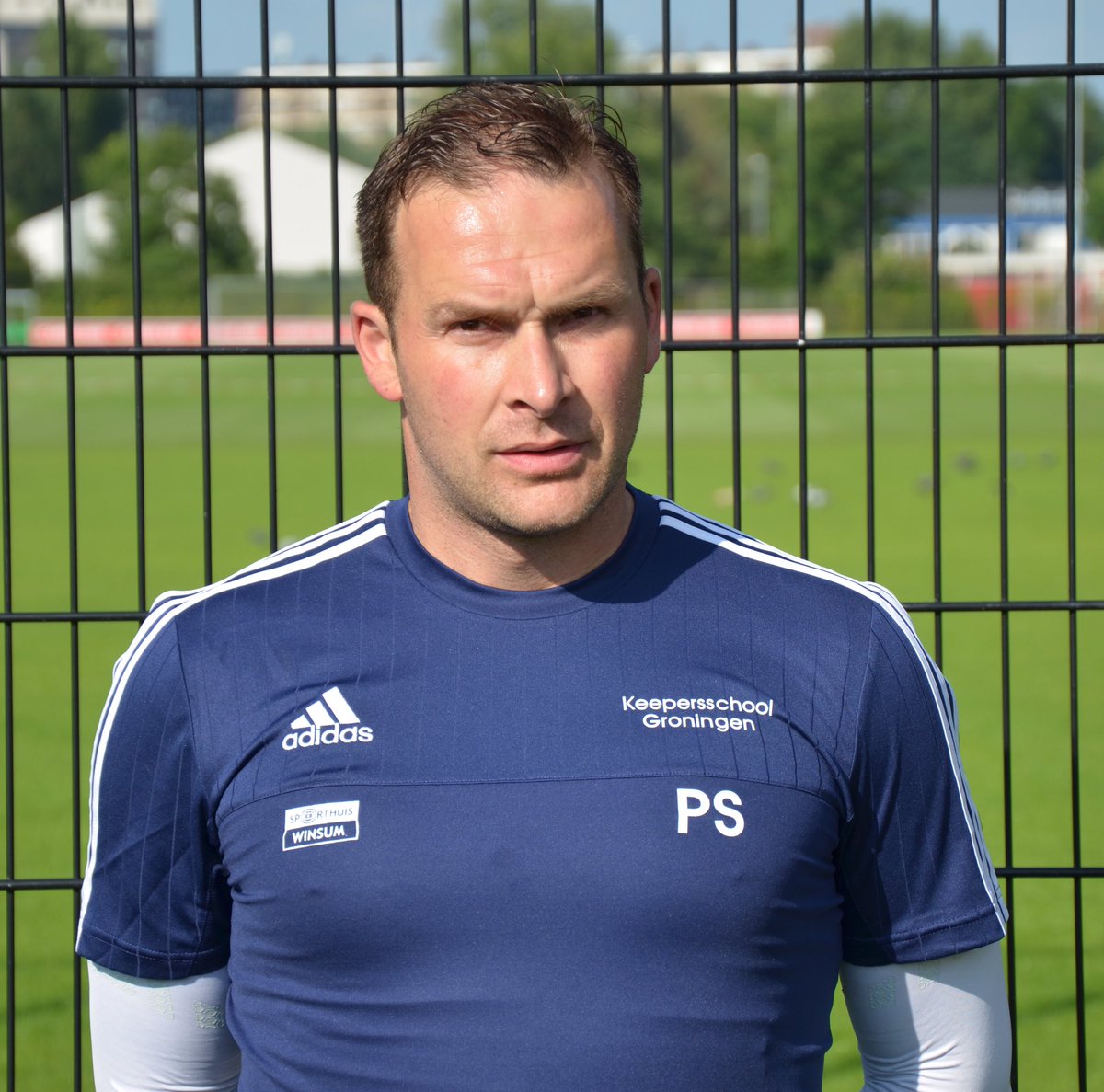 Voetbalkamp050's tweet photo. Oud-doelman @VVAppingedam en @bq1887 Patrick Siepel op @Voetbalkamp050 Nu actief bij @Keepers050 #keepertrainer https://t.co/8p3rRVj0jS