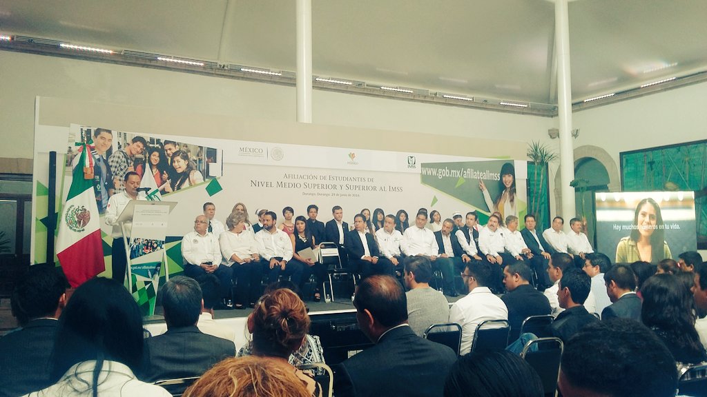 CarlsContrers's tweet photo. Beneficios constantes para 93mil estudiantes Duranguenses con  afiliación permanente al IMSS, iniciativa de @EPN https://t.co/GPLRXzrHwi