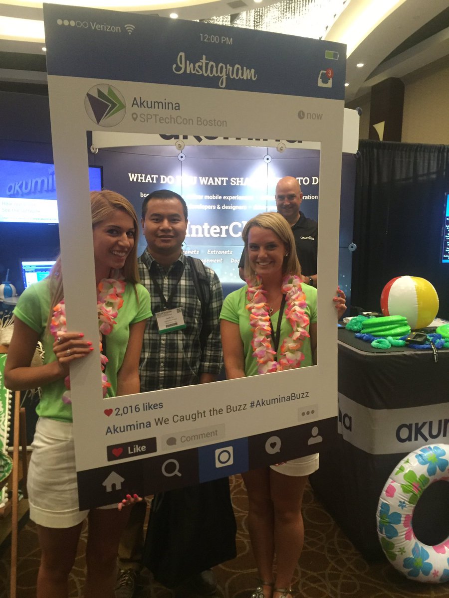AkuminaInc's tweet photo. Tropical paradise at the #Akumina booth! Stop by and catch the #AkuminaBuzz #SPTechCon https://t.co/kI04Xt02ne