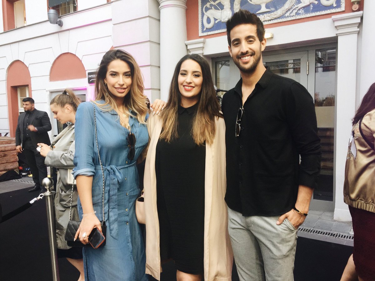 SamiSlimani's tweet photo. I love my sisters. So stolz auf sie. 💕
@lamiyaslimani @douniaslimani https://t.co/ADufWkXgwW