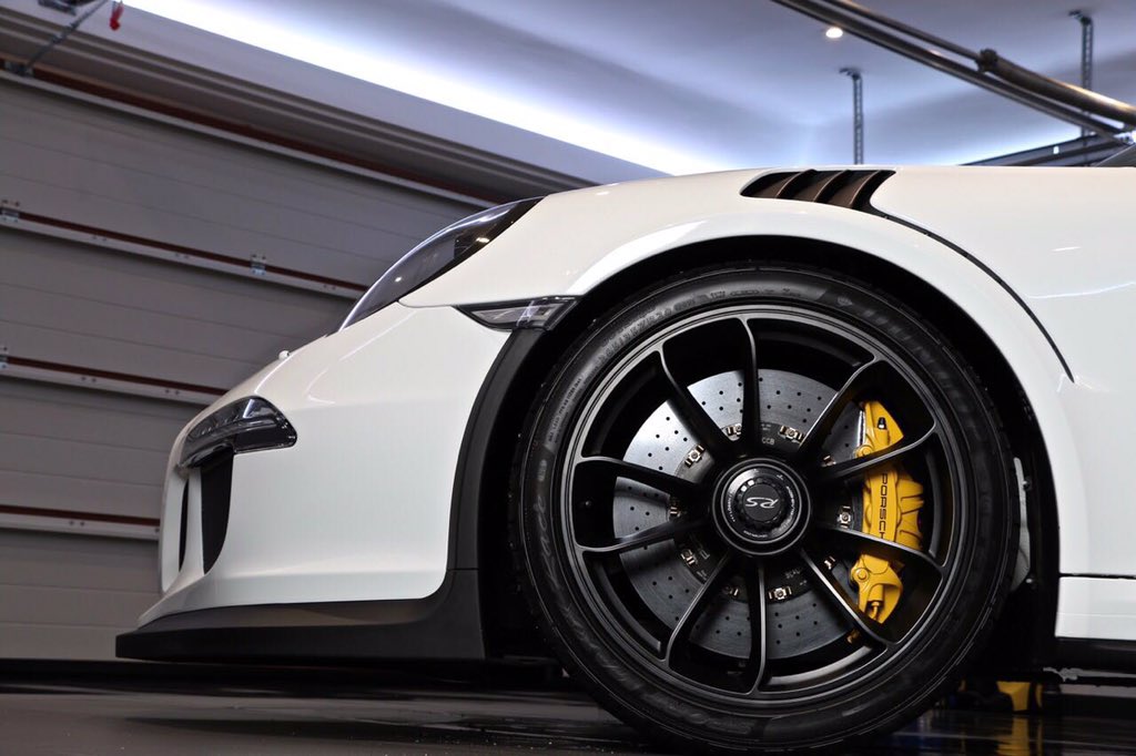 TOP555Cars's tweet image. The GT3 RS very comfortable indeed in its new home. #GT3RS #TOP555 #TOPClient