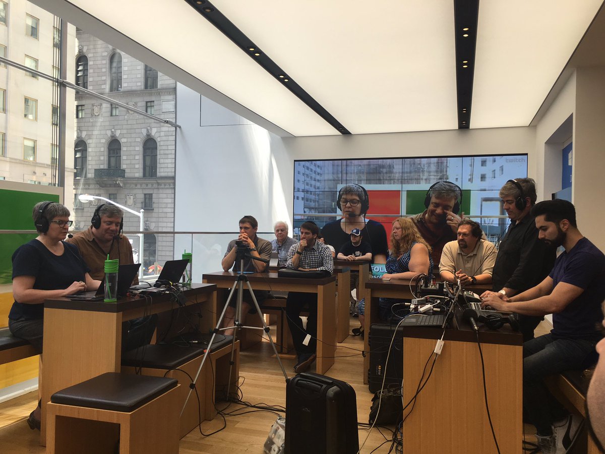 supporthero's tweet image. Windows Weekly live!! Behind the scenes. @AndrewZarian @TWiT @twitlive @GFQNetwork