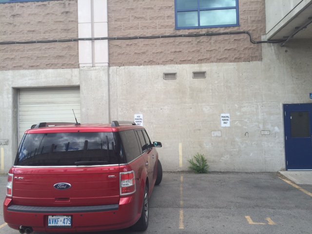 ZingSigns's tweet image. Installed some parking &amp;amp; regulatory signs for Cathedral HS. 
Call Zing for all your parking  signs! #HamOnt