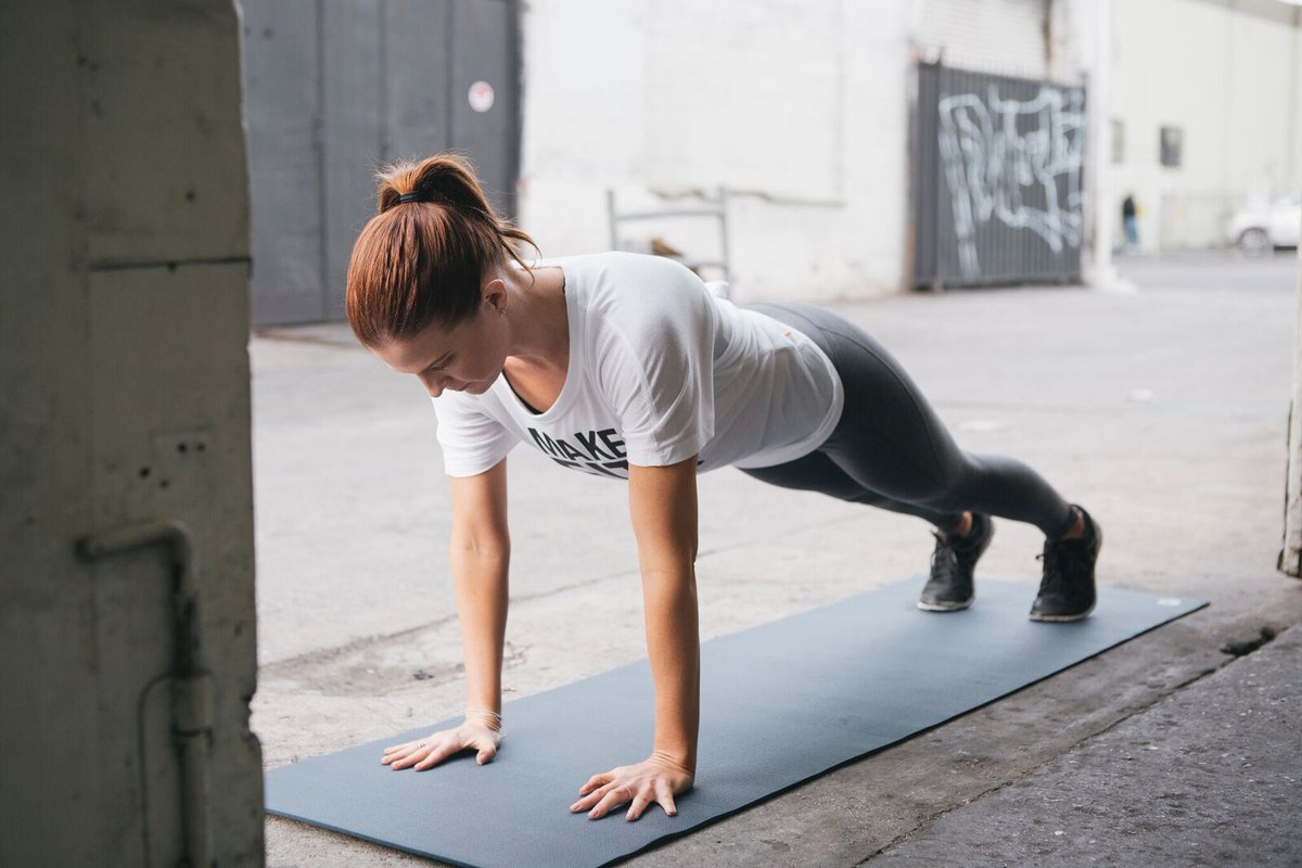 FitbyKit's tweet photo. The plank activates every muscle in your core! Sharing the proper technique here: https://t.co/T5mZ9TuSk2 #FitbyKit https://t.co/savNEOyEXR