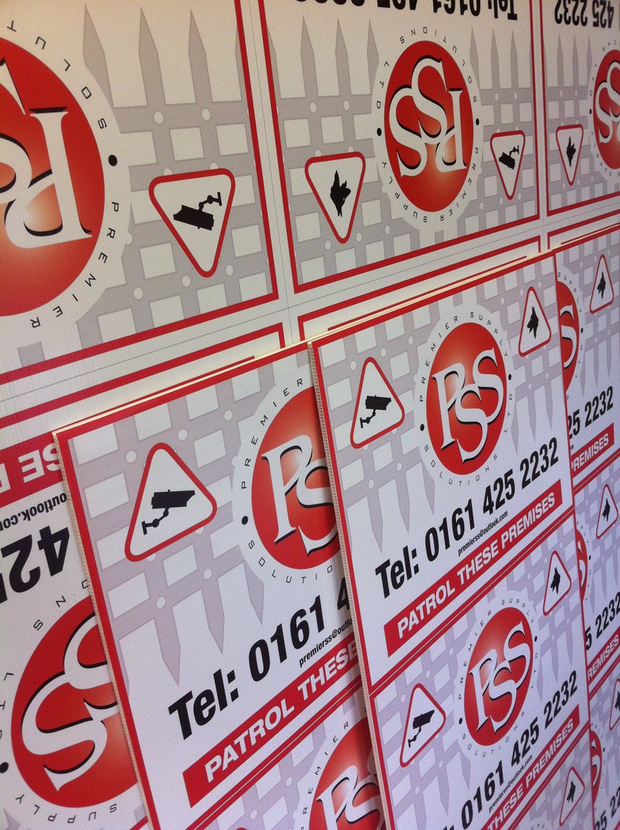 BFramedUK's tweet image. Quality Correx Sign Boards, perfect for around perimeter fencing - call for a quote on 0161 762 0900 #correxsigns