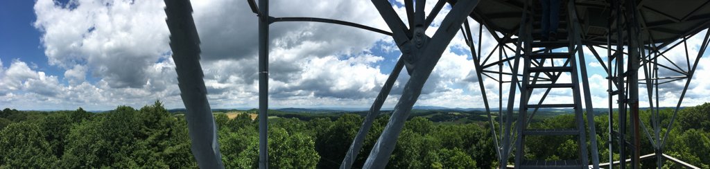 wxBONE's tweet photo. The view from atop of #KFCX @NWSBlacksburg https://t.co/UQ0zrArz59