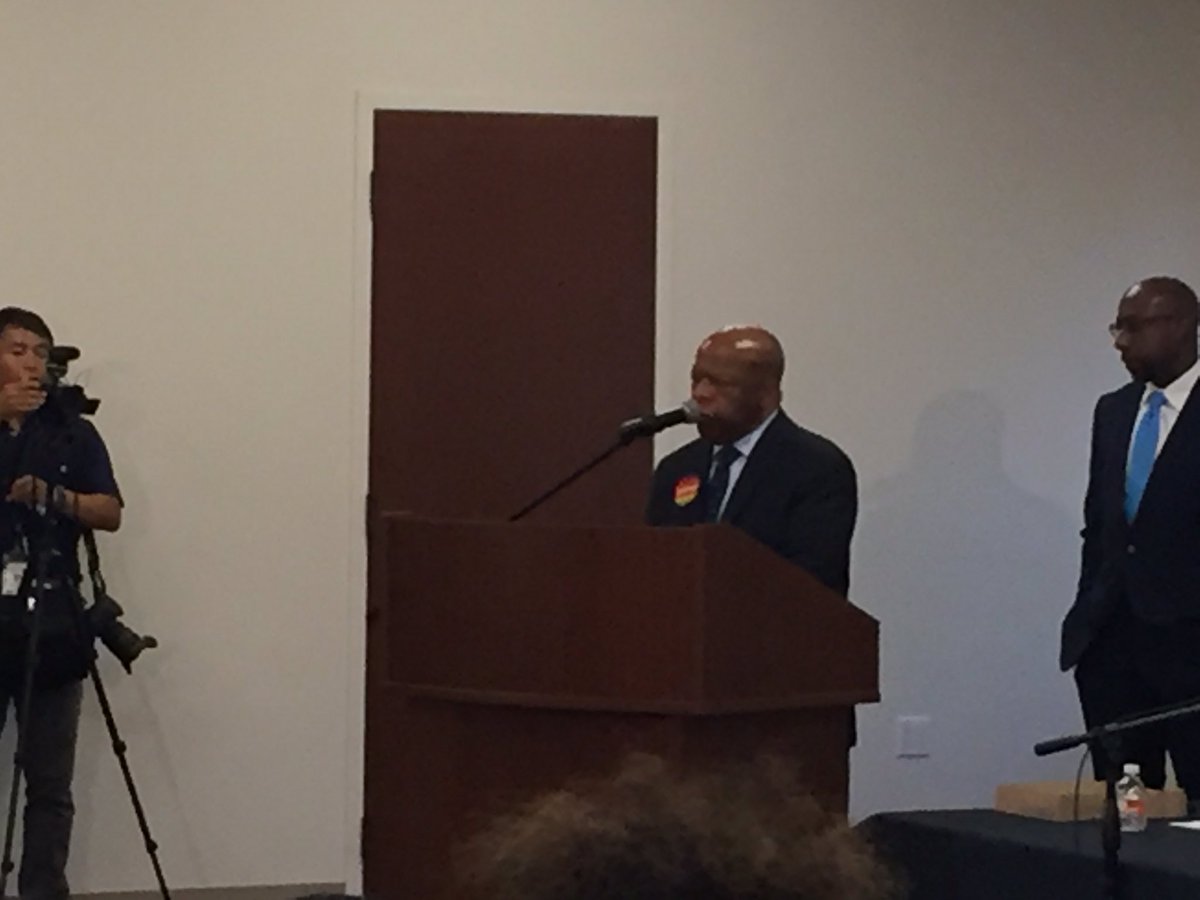 DJacksonTV's tweet photo. "Leaders must be a headlight and not a taillight" -@repjohnlewis #GunSummit at Ebenezer Baptist Church https://t.co/qbOETiFEM1