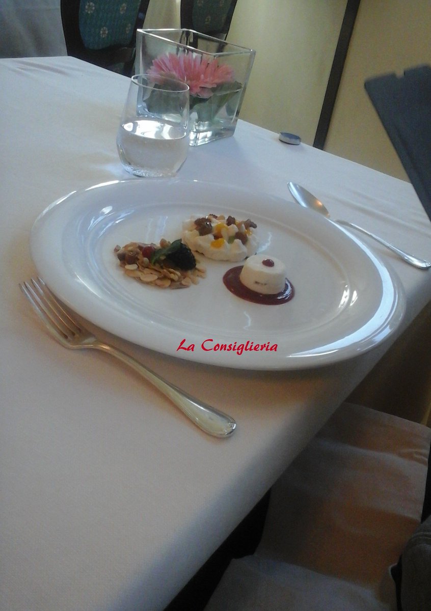 e poi ...la bellissima Cassata Oplontis di <a href="/paolopresident/">Paolo Gramaglia</a>. Garantiamo: è buonissima! #chef #Pompei @_CookingReport