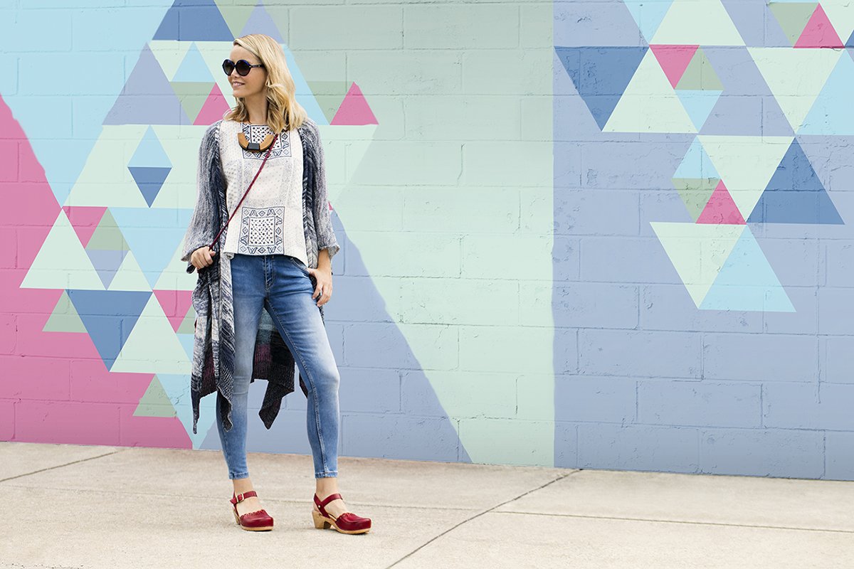 Ortho_Step's tweet photo. It's summertime! The beach, yard sales and warm nights styling. Have fun this summer. https://t.co/8gN8RqQFbe https://t.co/xlgJjkkiI1