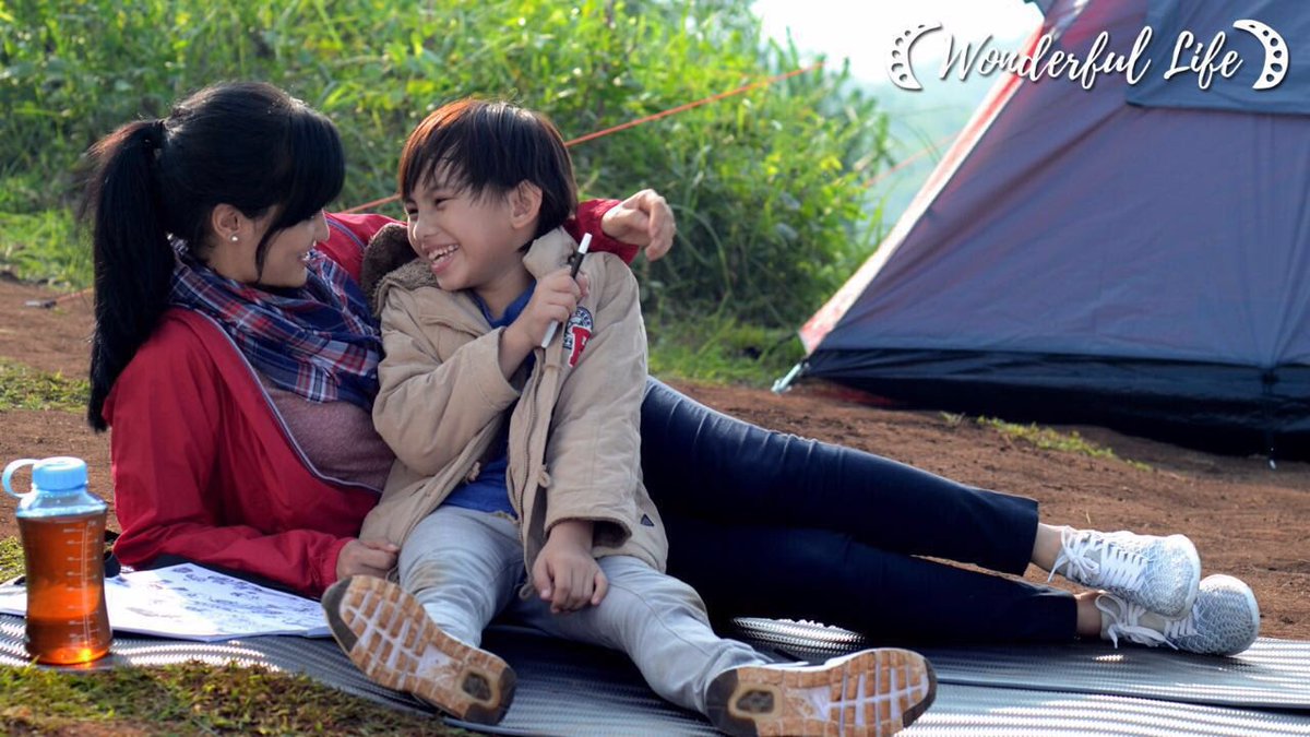 WonderfulLife_M's tweet photo. Menghitung bulan, beberapa waktu lagi Wonderful Life akan rilis Wondermom. Kira-kira nanti mau nonton sama siapa? :) https://t.co/zmz4NTYnS2