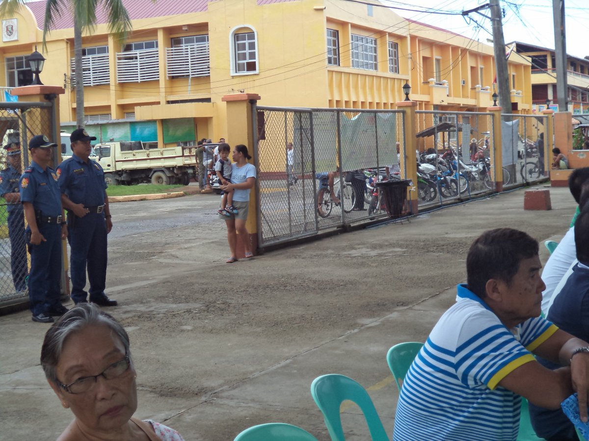 mogpog1's tweet photo. Oath Taking 2016 @MarinduquePCR @PRO4B_MIMAROPA @pnpdpcr https://t.co/WtUfj0MVHW