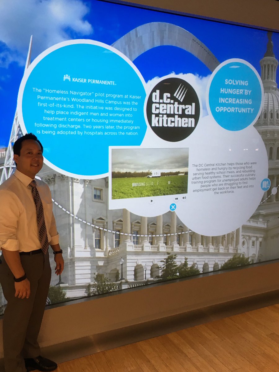kptotalhealth's tweet photo. The man behind the idea, @KPCommBenefit @KPWoodlandHills Homeless Navigator edition. Great to meet @RyanRYamamoto ! https://t.co/W1KUiyDMSX