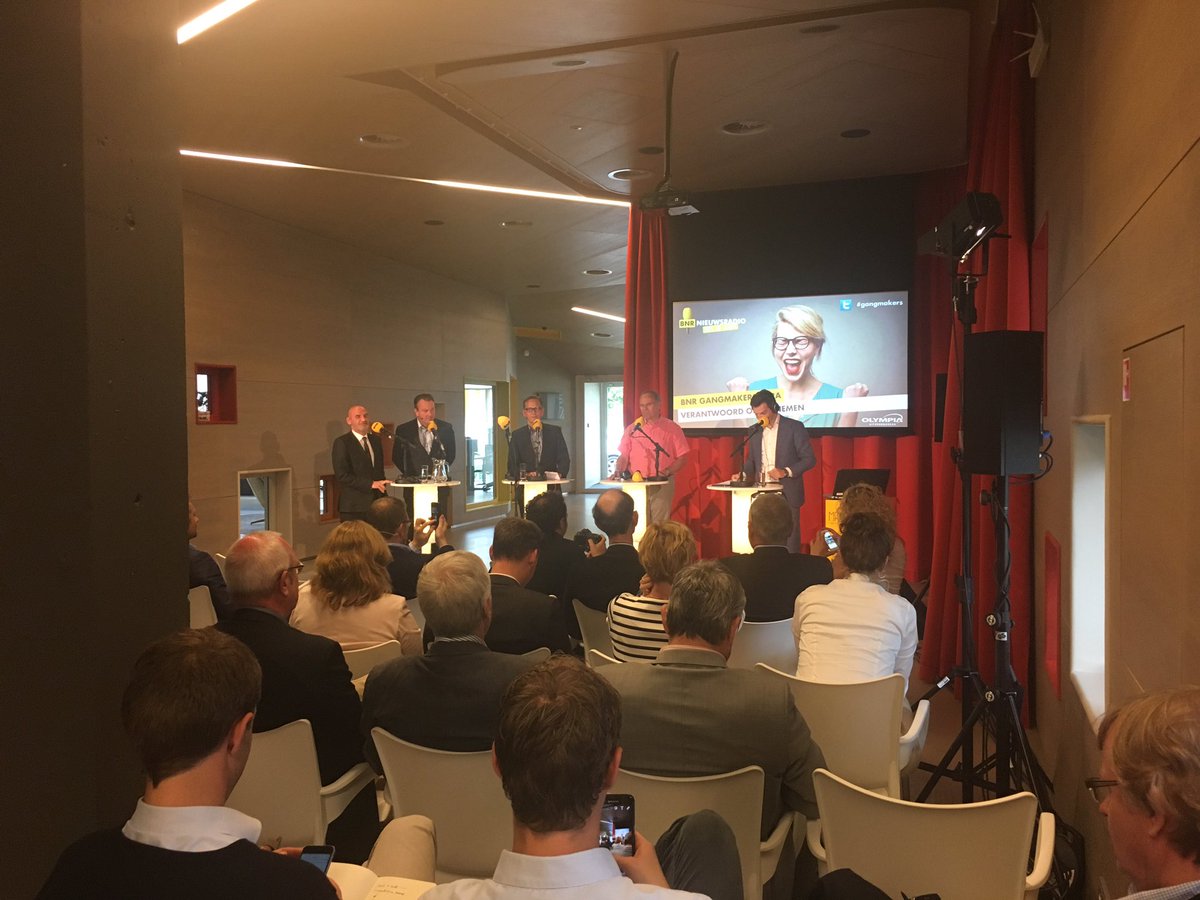 Nu @C2CExpoLAB <a href="/gemeentevenlo/">Gemeente Venlo</a> met <a href="/michel_weijers/">Michel Weijers</a> live op <a href="/BNR/">BNR Nieuwsradio</a> #gangmakers discussie over c2c en circulaire economie