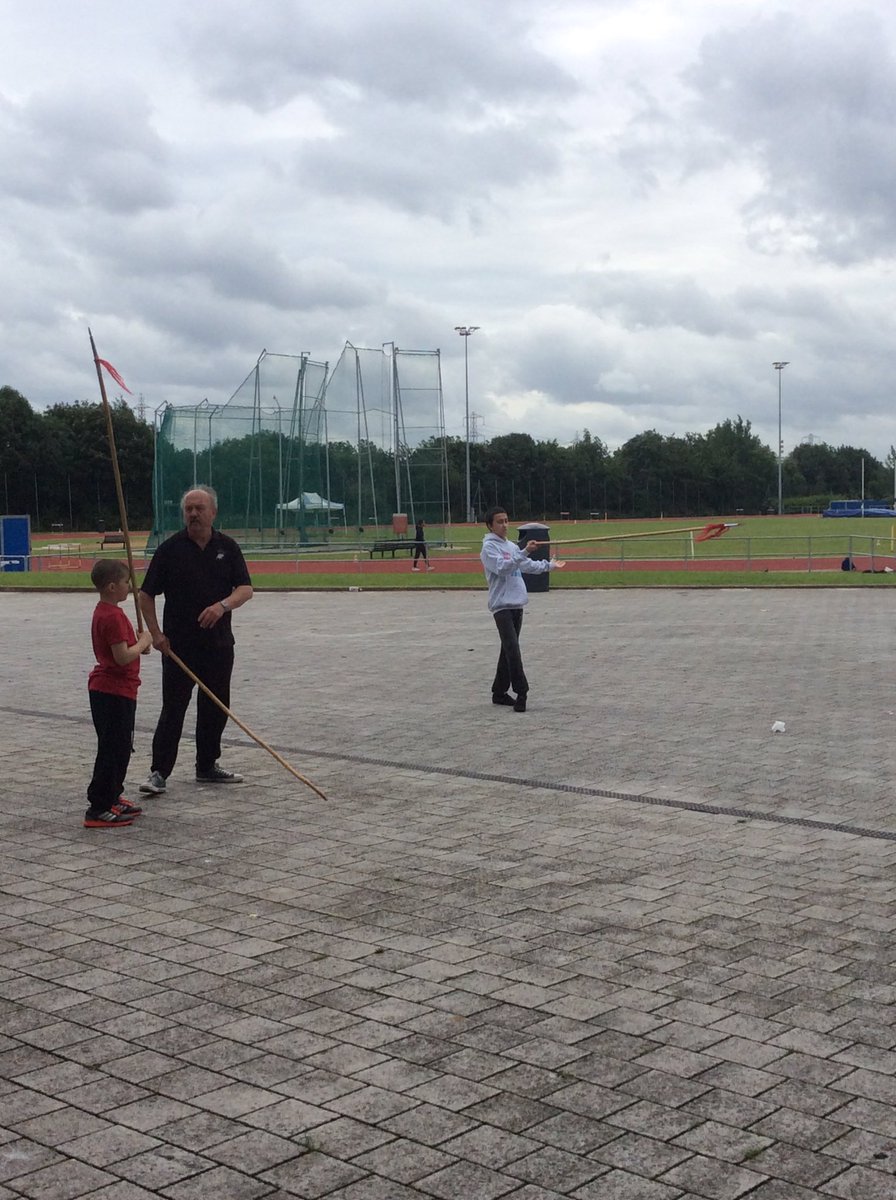 UrbanWarriors3's tweet photo. Tai Chi spear this morning #taichi #spearform #happy https://t.co/vlUYK58f9H