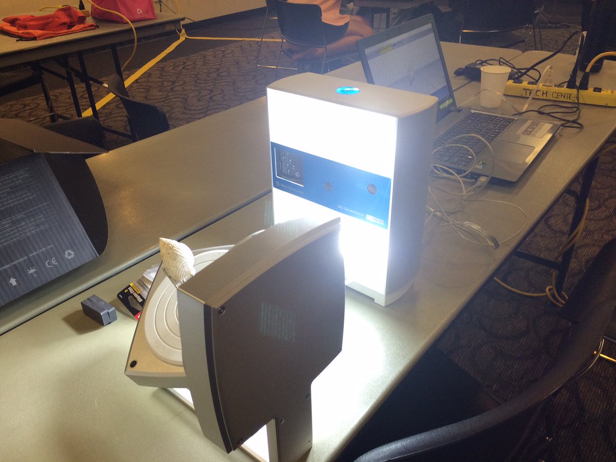 surfrteach's tweet photo. #idigfossils kicking off this week... STEM integration powered by 3D digitization &amp; printing-https://t.co/KHWepTt76q https://t.co/HnHk9rvCuq