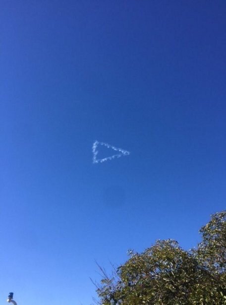TweetLlkeAGuy's tweet photo. This cloud lookin' just like my Snapchat feed https://t.co/BCcDUD0LAk
